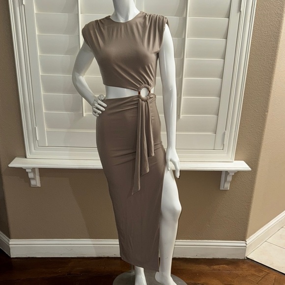 Lovers + Friends ENCORE DRESS Taupe - Picture 1 of 13